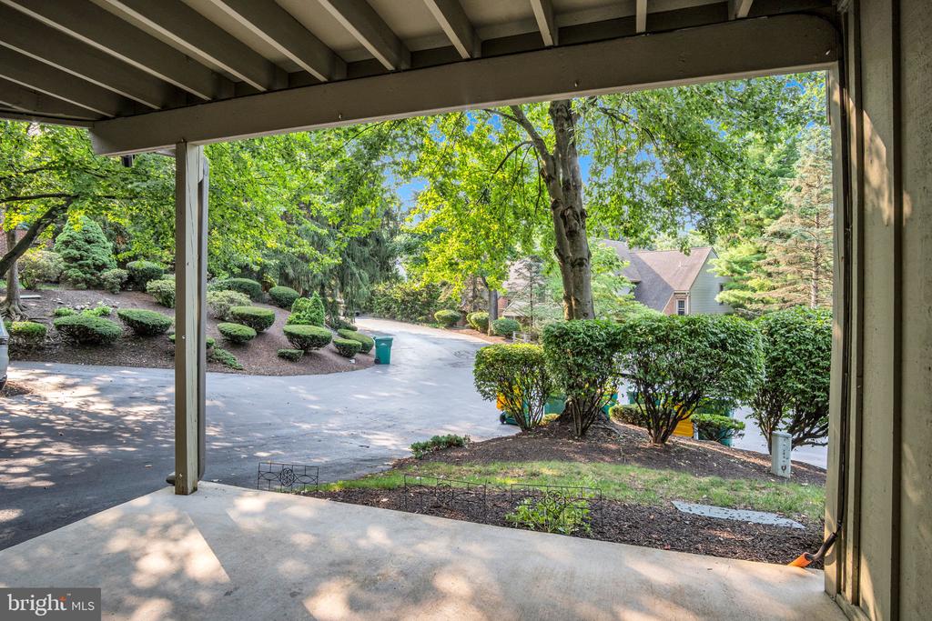 1127 WICKLOW COURT