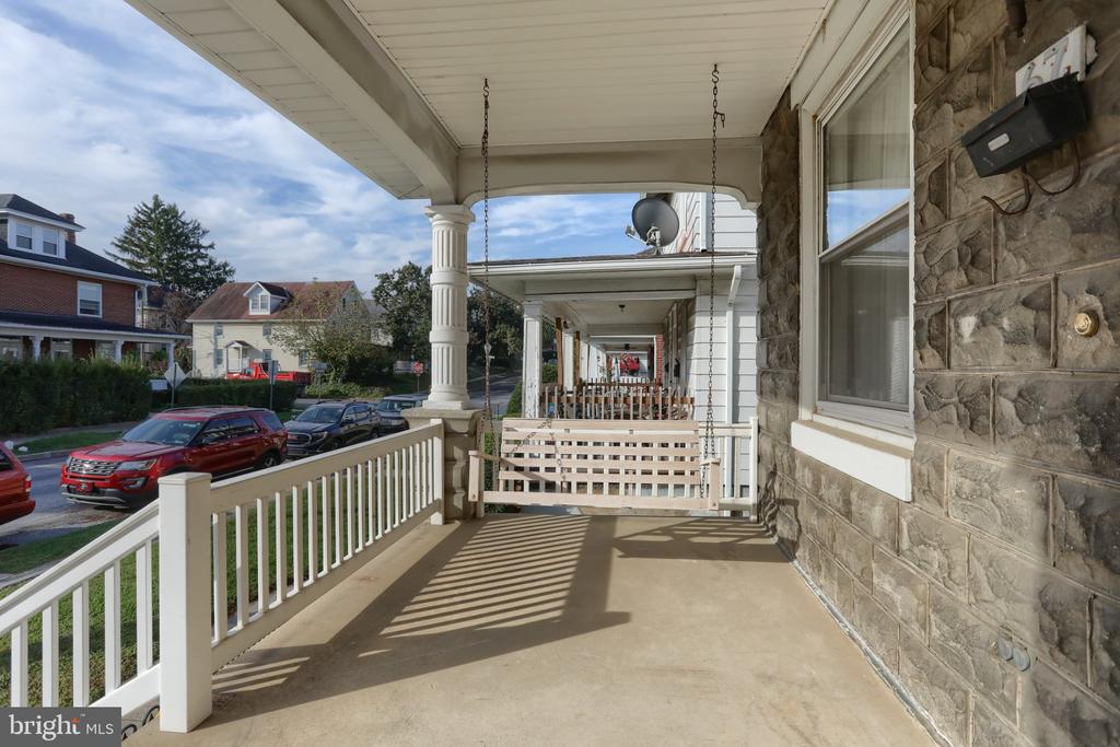 67 W GRANADA AVENUE