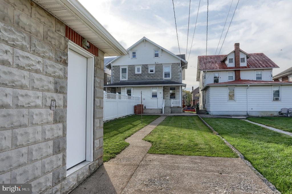 67 W GRANADA AVENUE