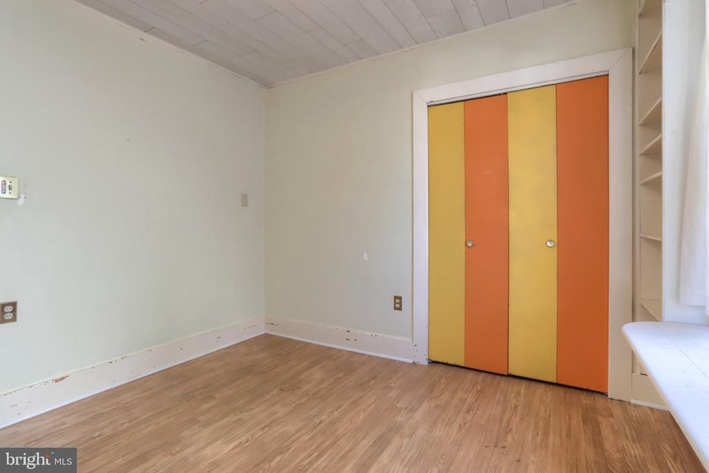 67 W GRANADA AVENUE