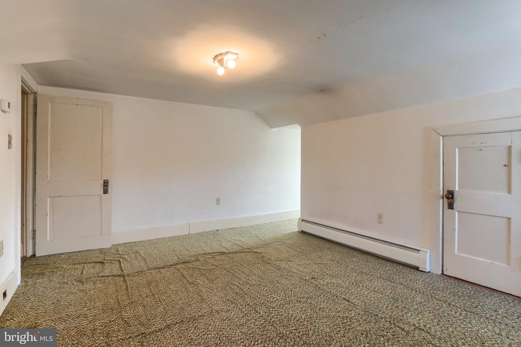 67 W GRANADA AVENUE