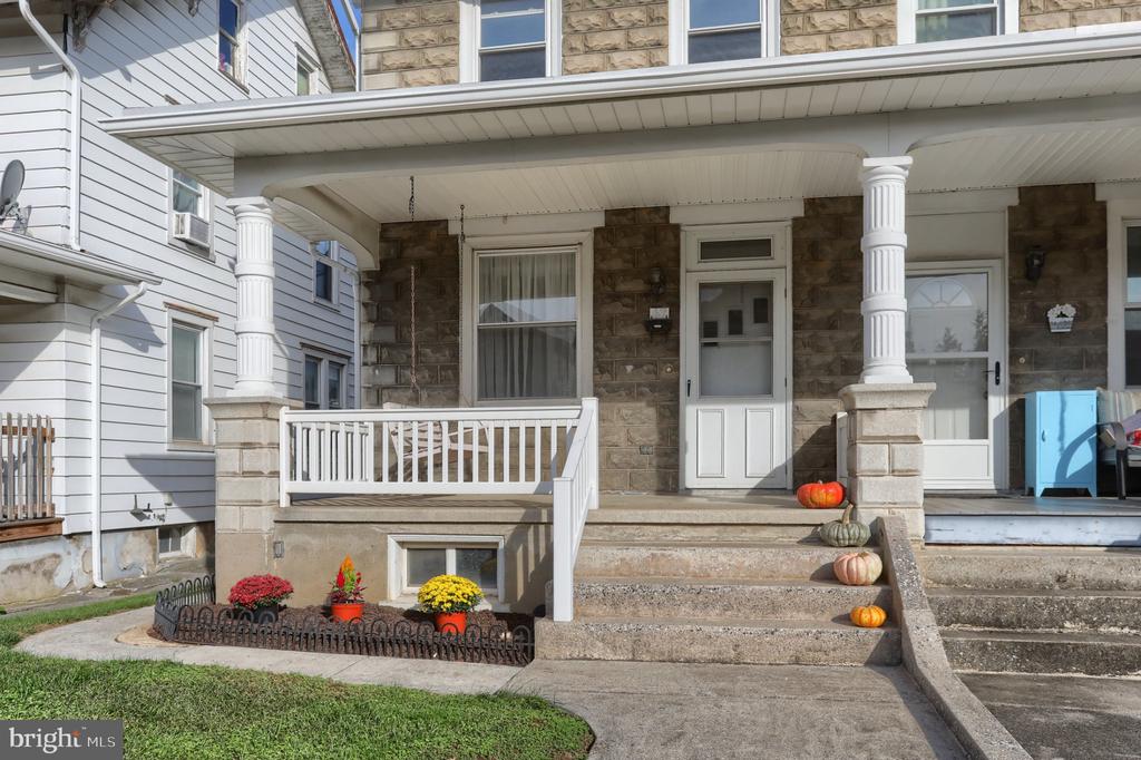 67 W GRANADA AVENUE