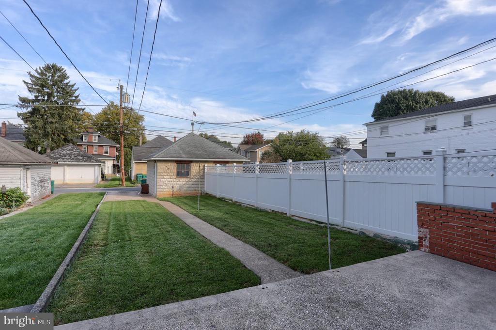 67 W GRANADA AVENUE