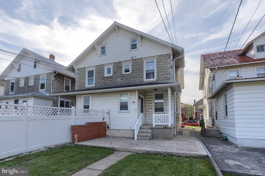 67 W GRANADA AVENUE