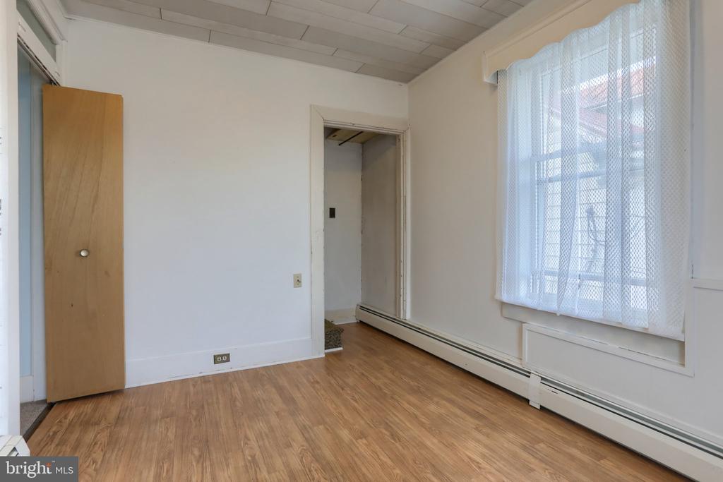 67 W GRANADA AVENUE