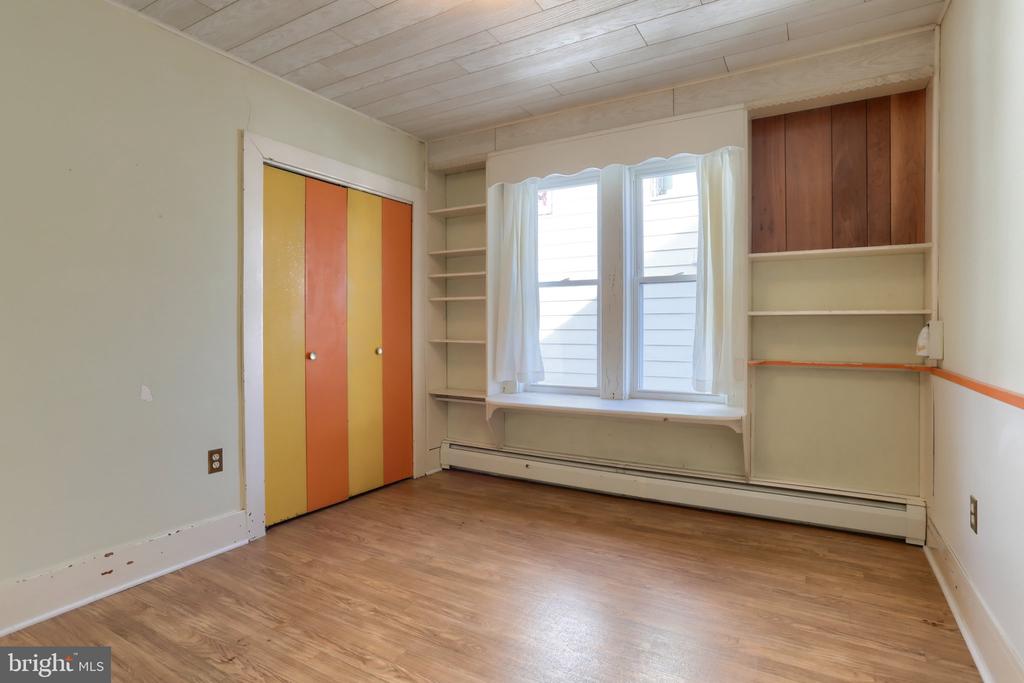 67 W GRANADA AVENUE