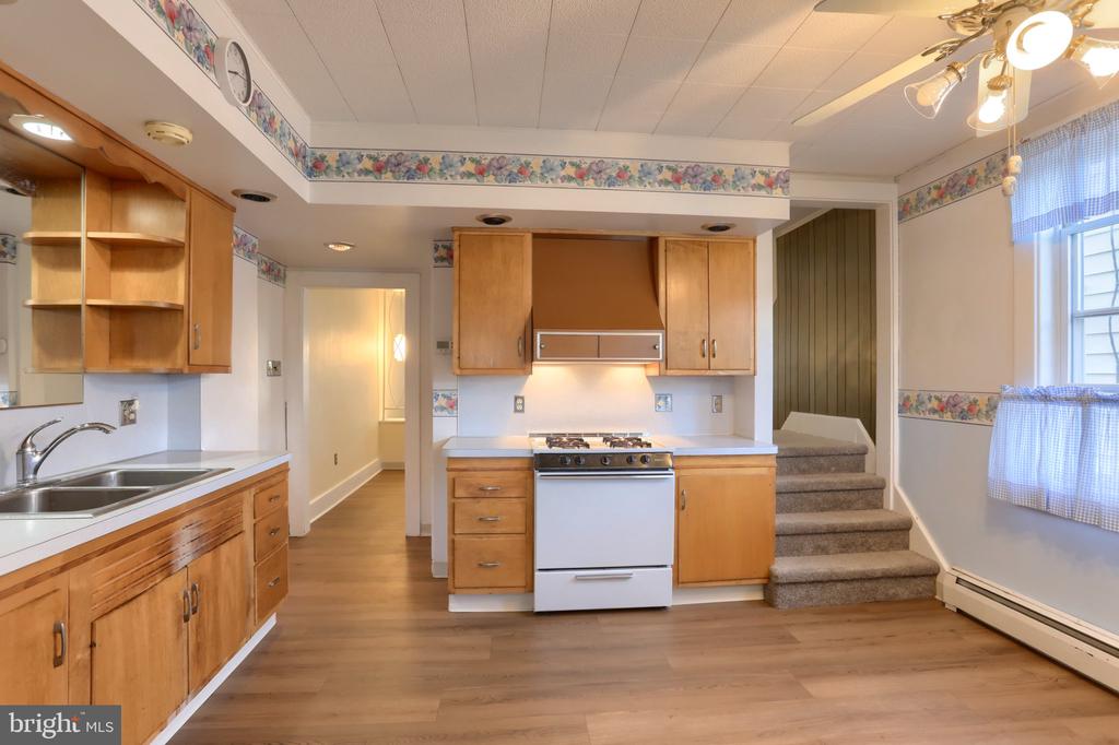 67 W GRANADA AVENUE