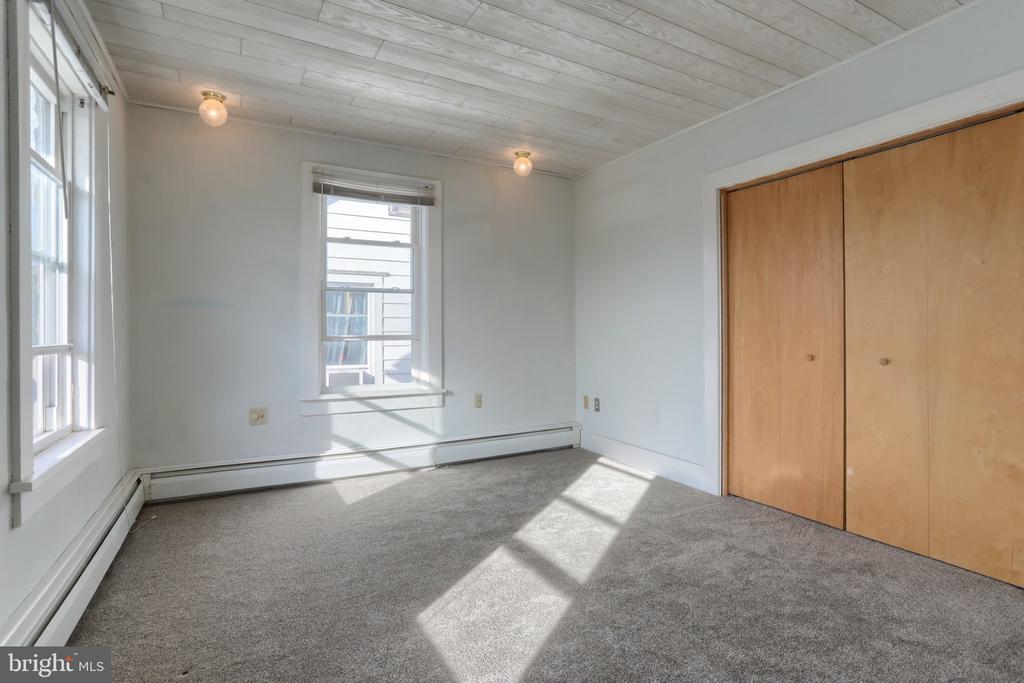 67 W GRANADA AVENUE
