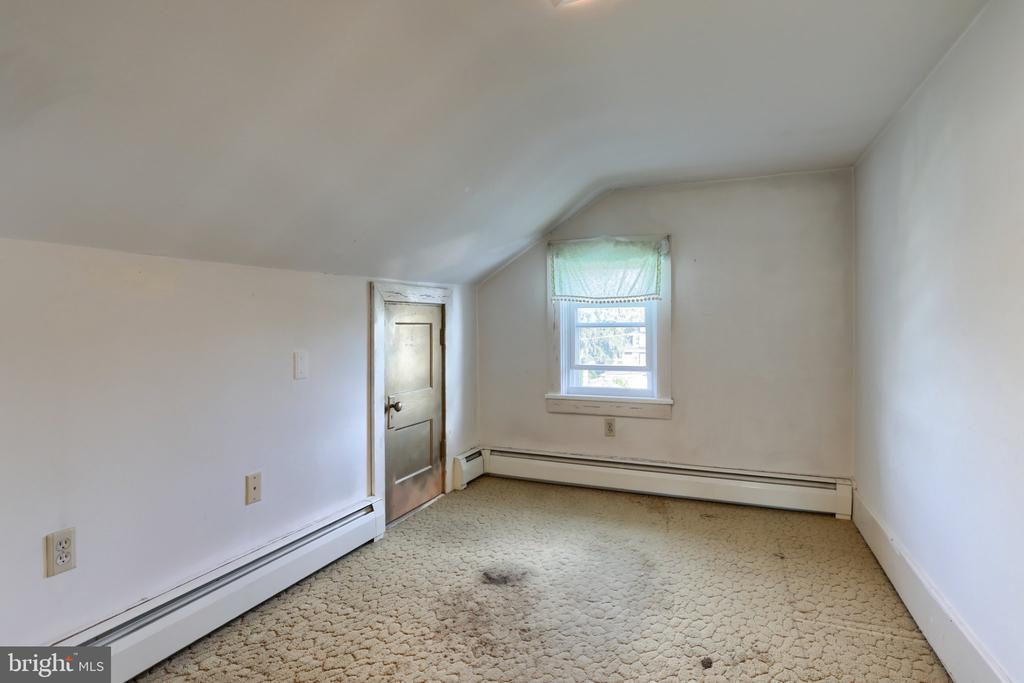 67 W GRANADA AVENUE