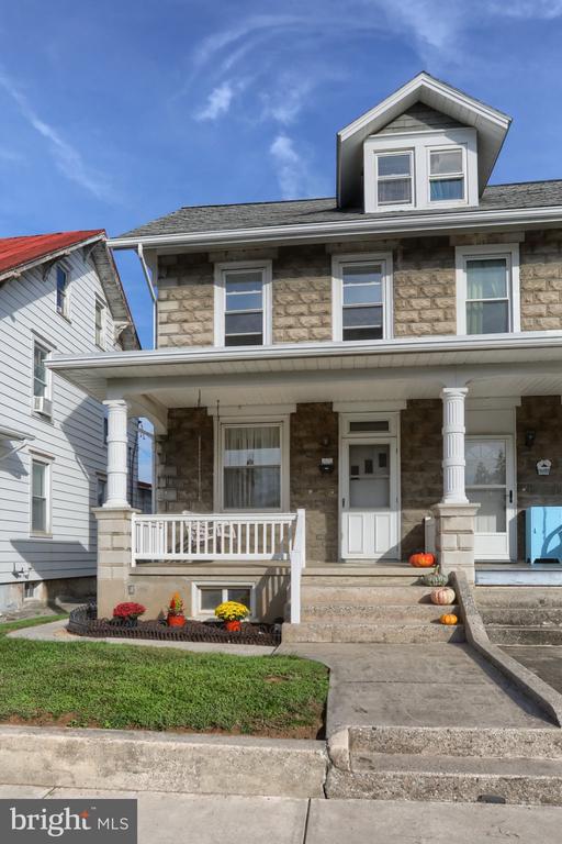 67 W GRANADA AVENUE