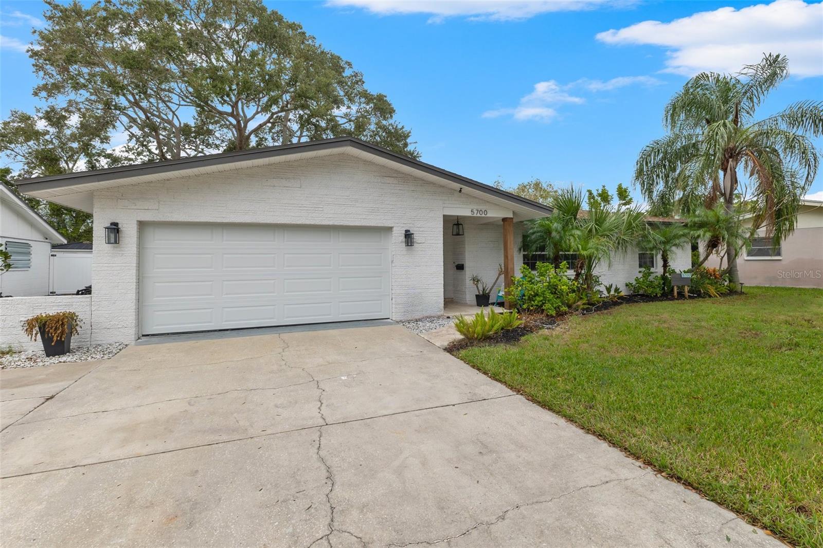 5700 BAYOU GRANDE BLVD NE