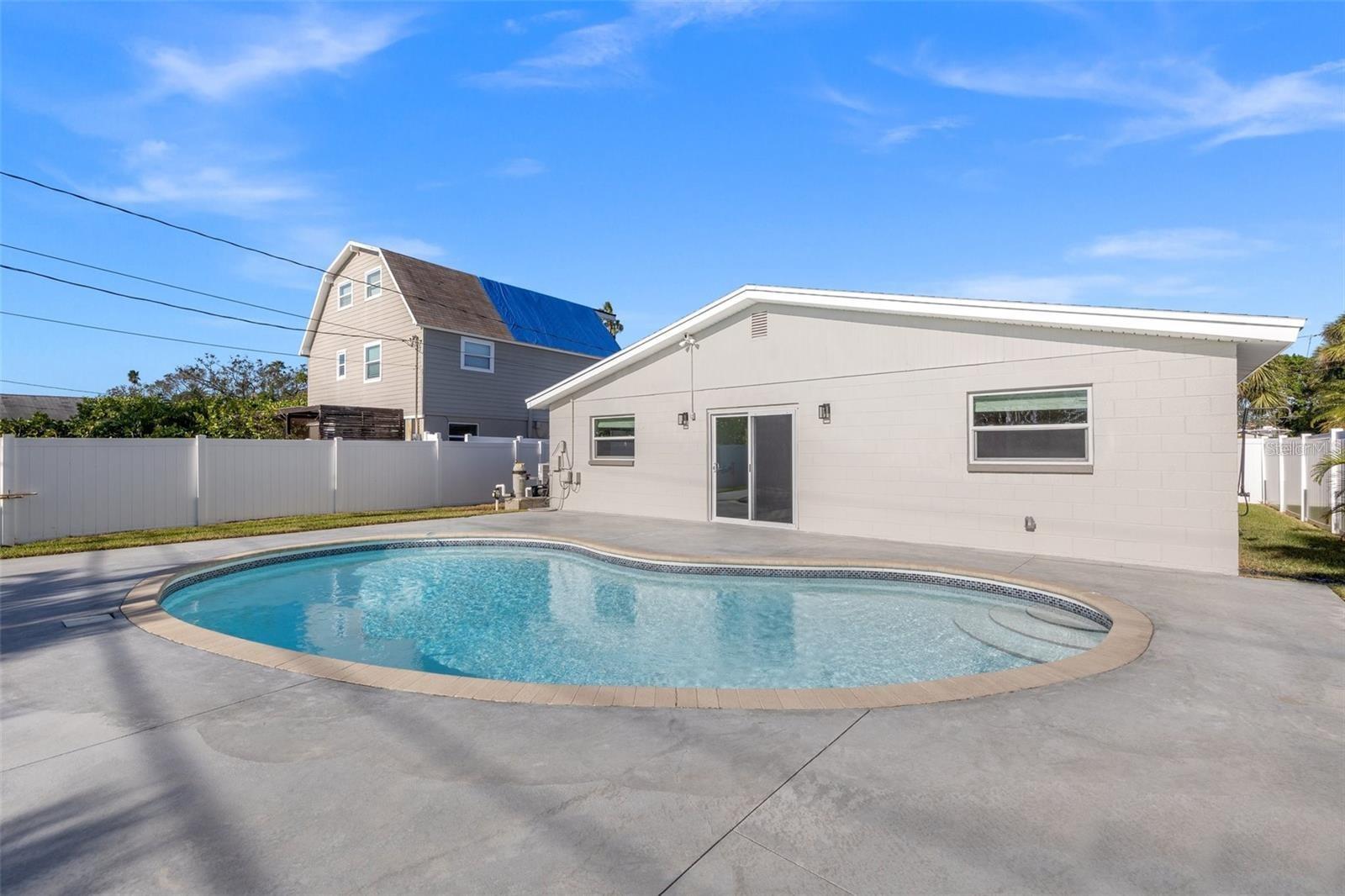 2050 BAYOU GRANDE BLVD NE