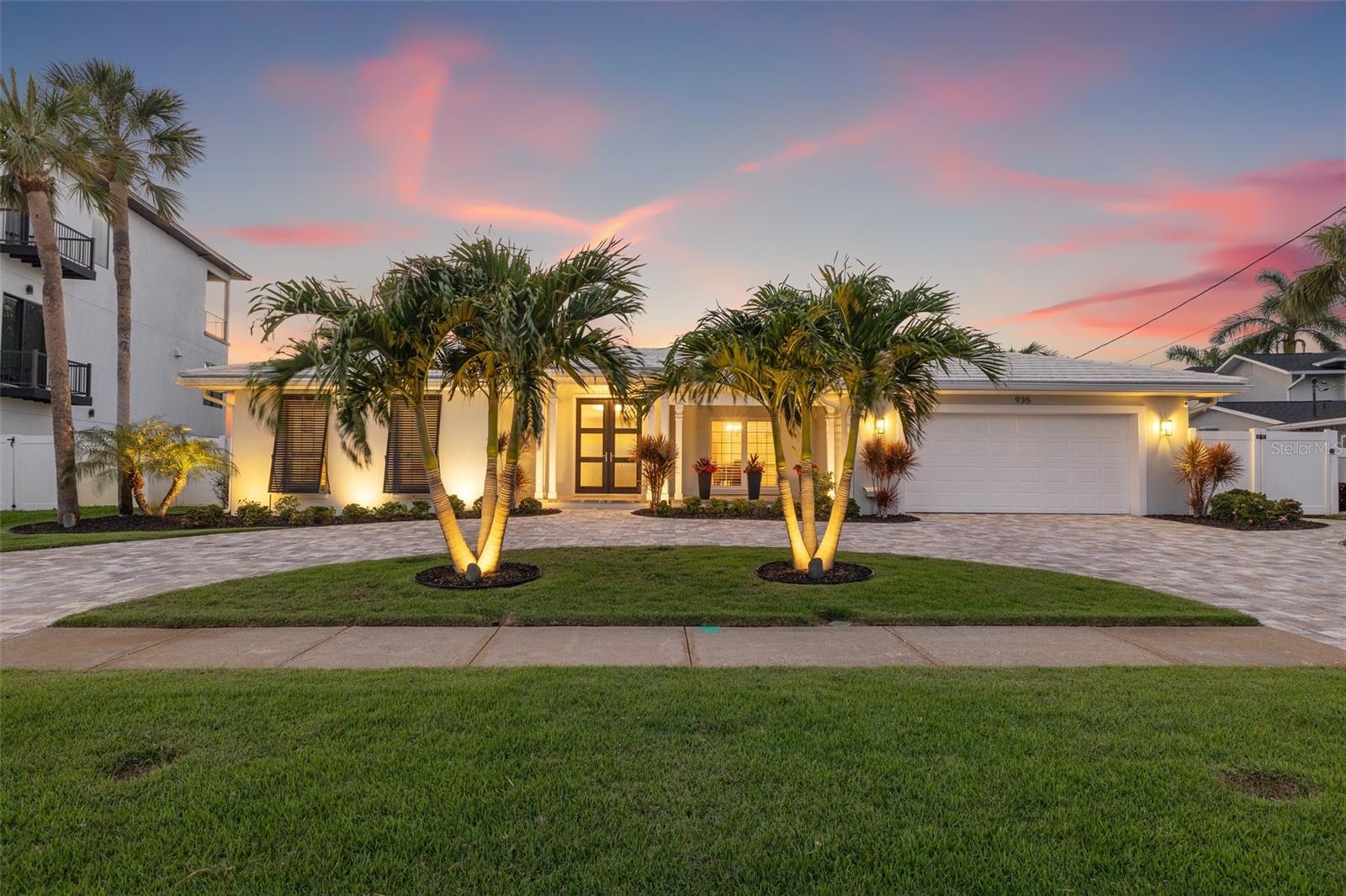 935 EDEN ISLE DR NE