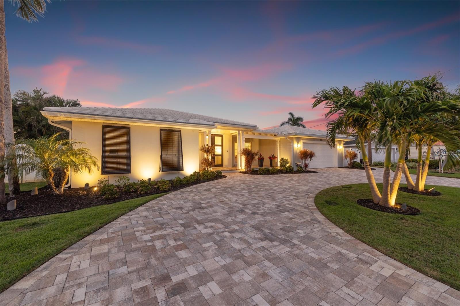 935 EDEN ISLE DR NE
