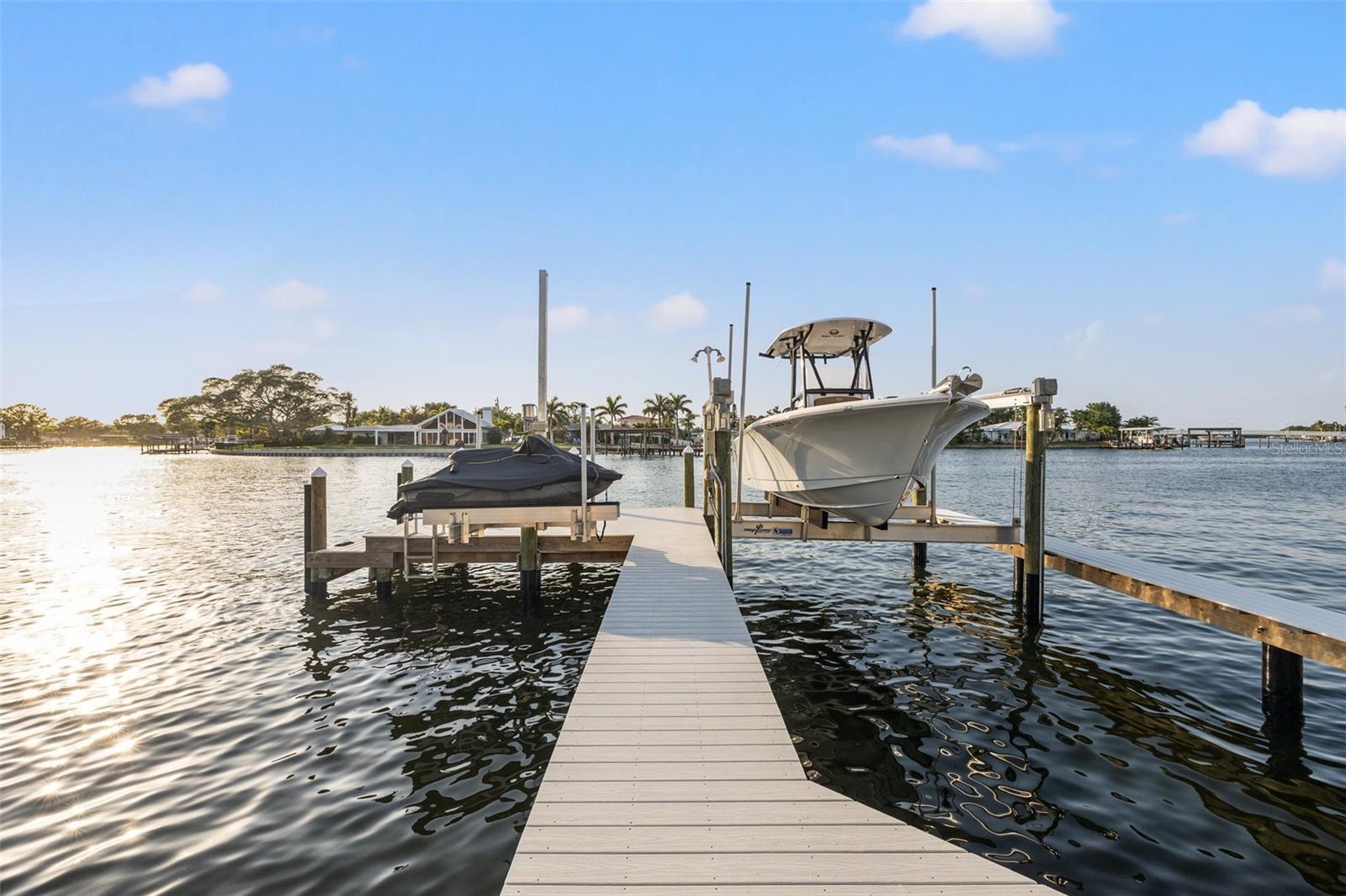 935 EDEN ISLE DR NE