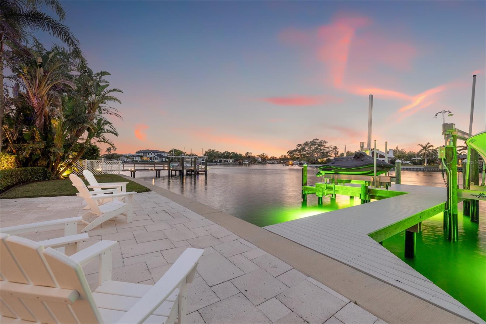 935 EDEN ISLE DR NE