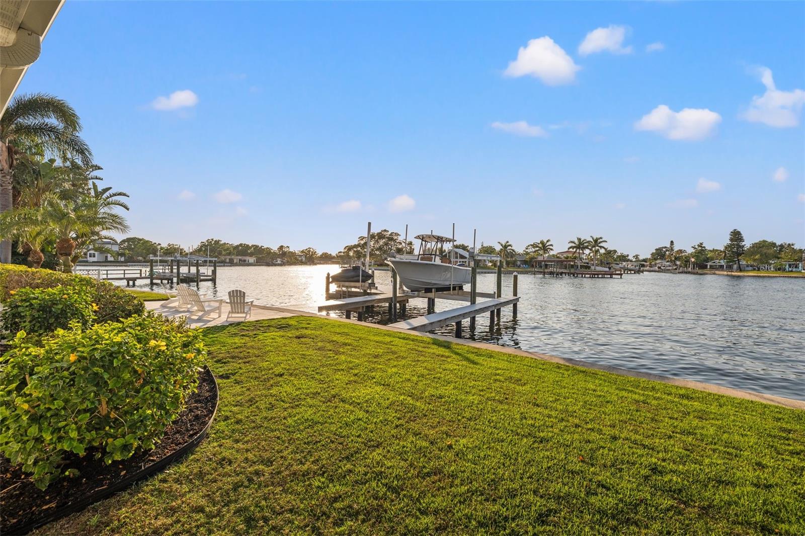 935 EDEN ISLE DR NE
