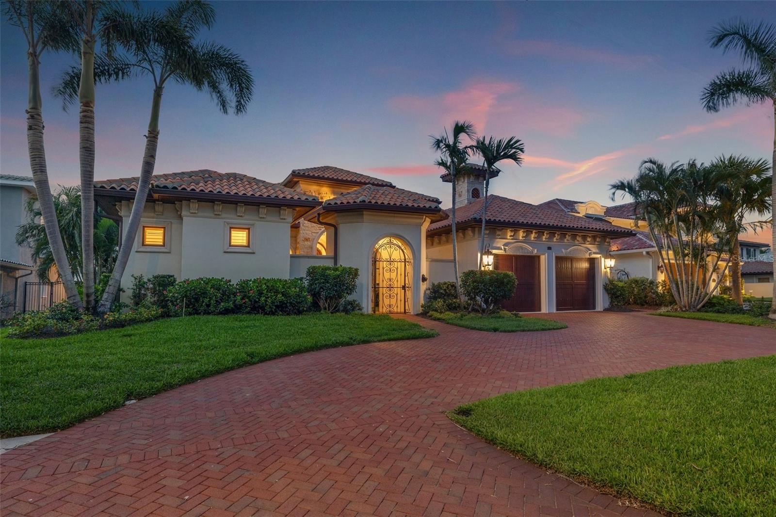 301 BAYVIEW DR NE