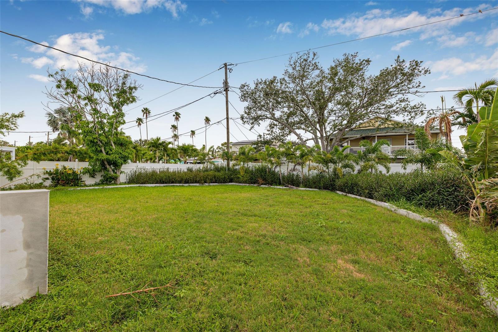 3626 BAYSHORE BLVD NE