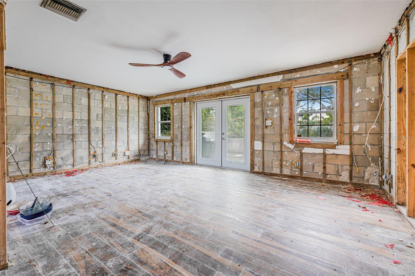 3626 BAYSHORE BLVD NE