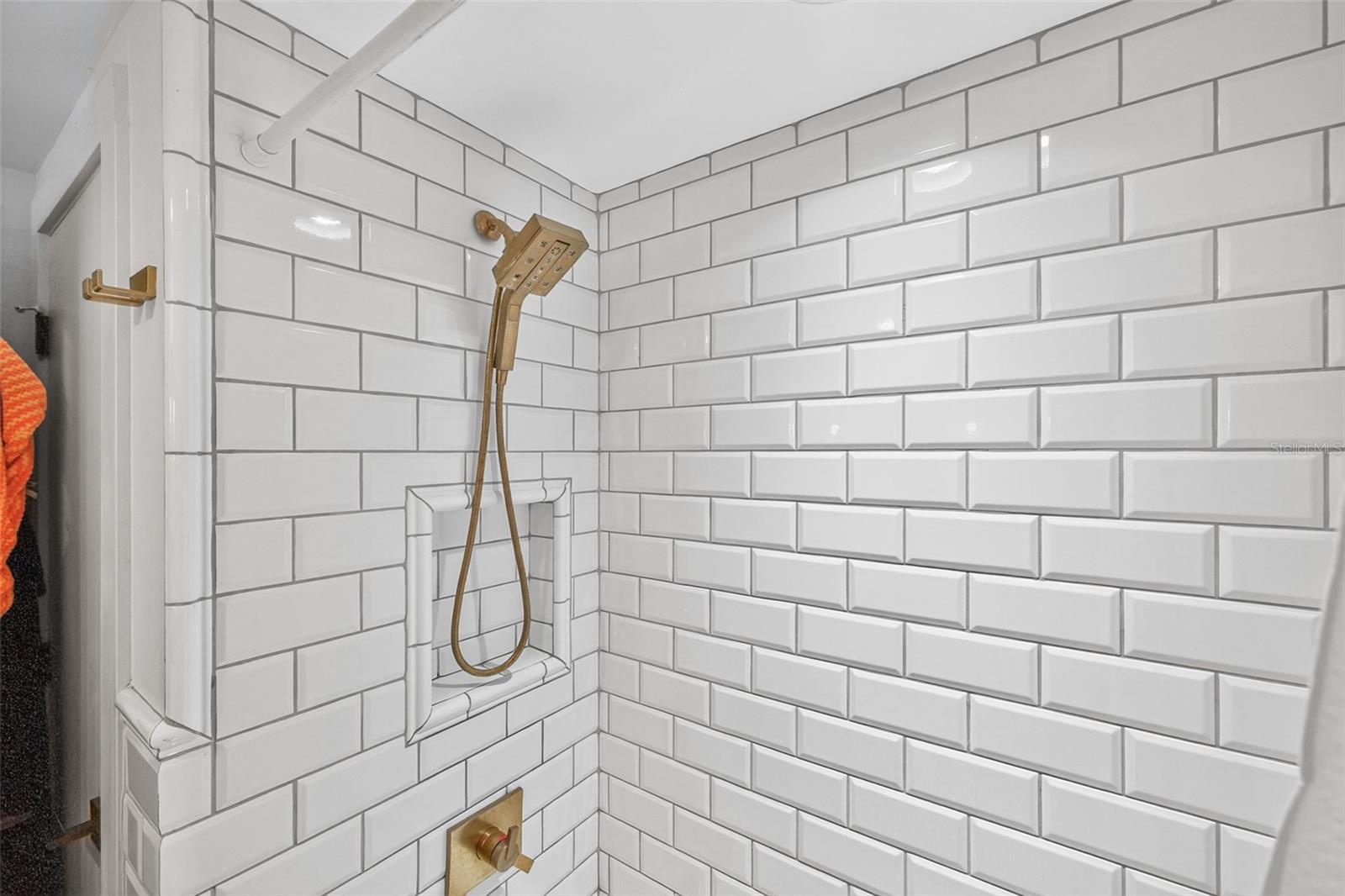 235 SNELL ISLE BLVD NE