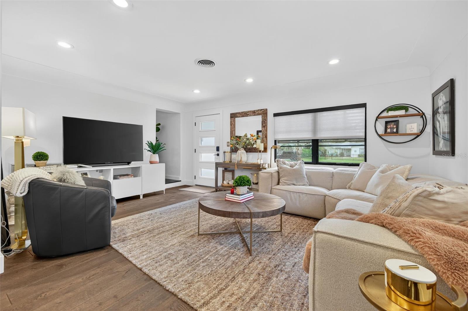 235 SNELL ISLE BLVD NE