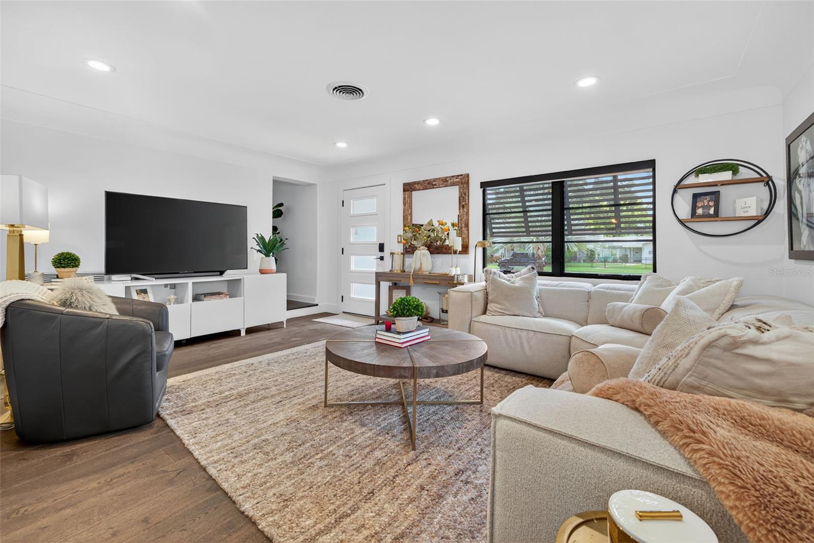 235 SNELL ISLE BLVD NE