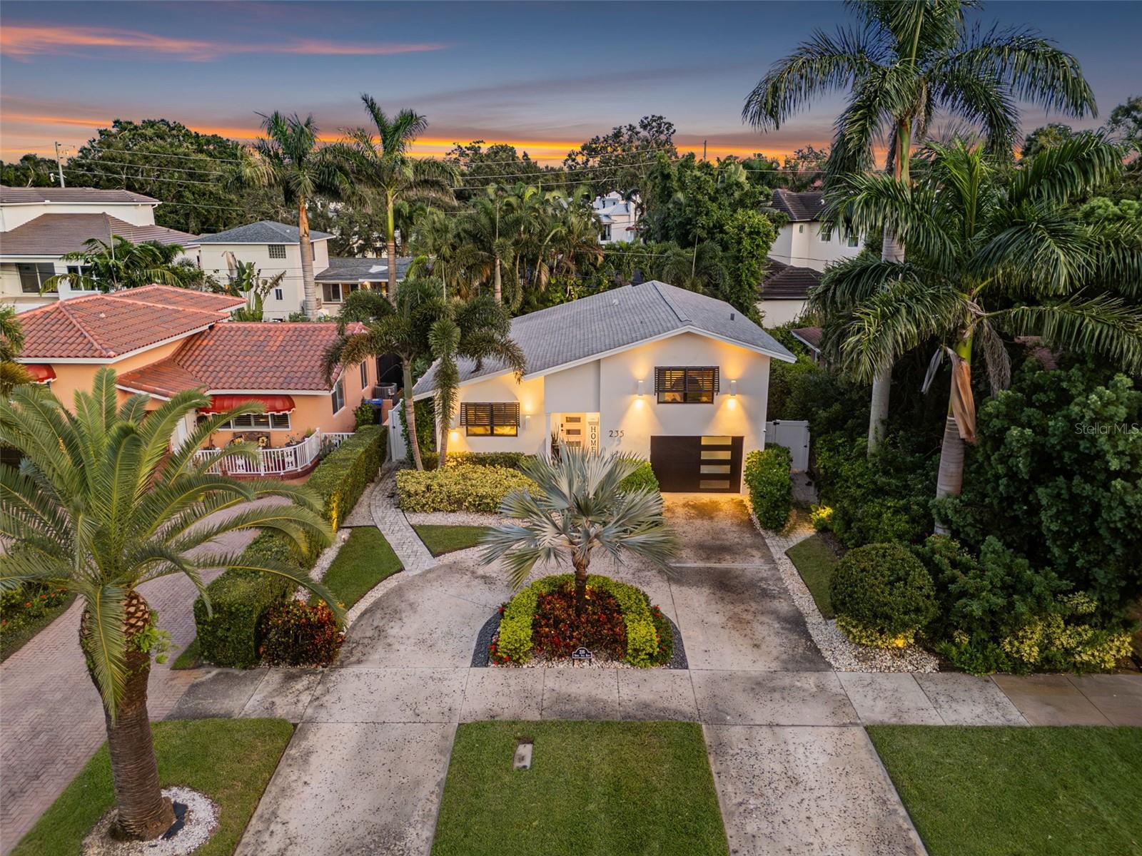 235 SNELL ISLE BLVD NE