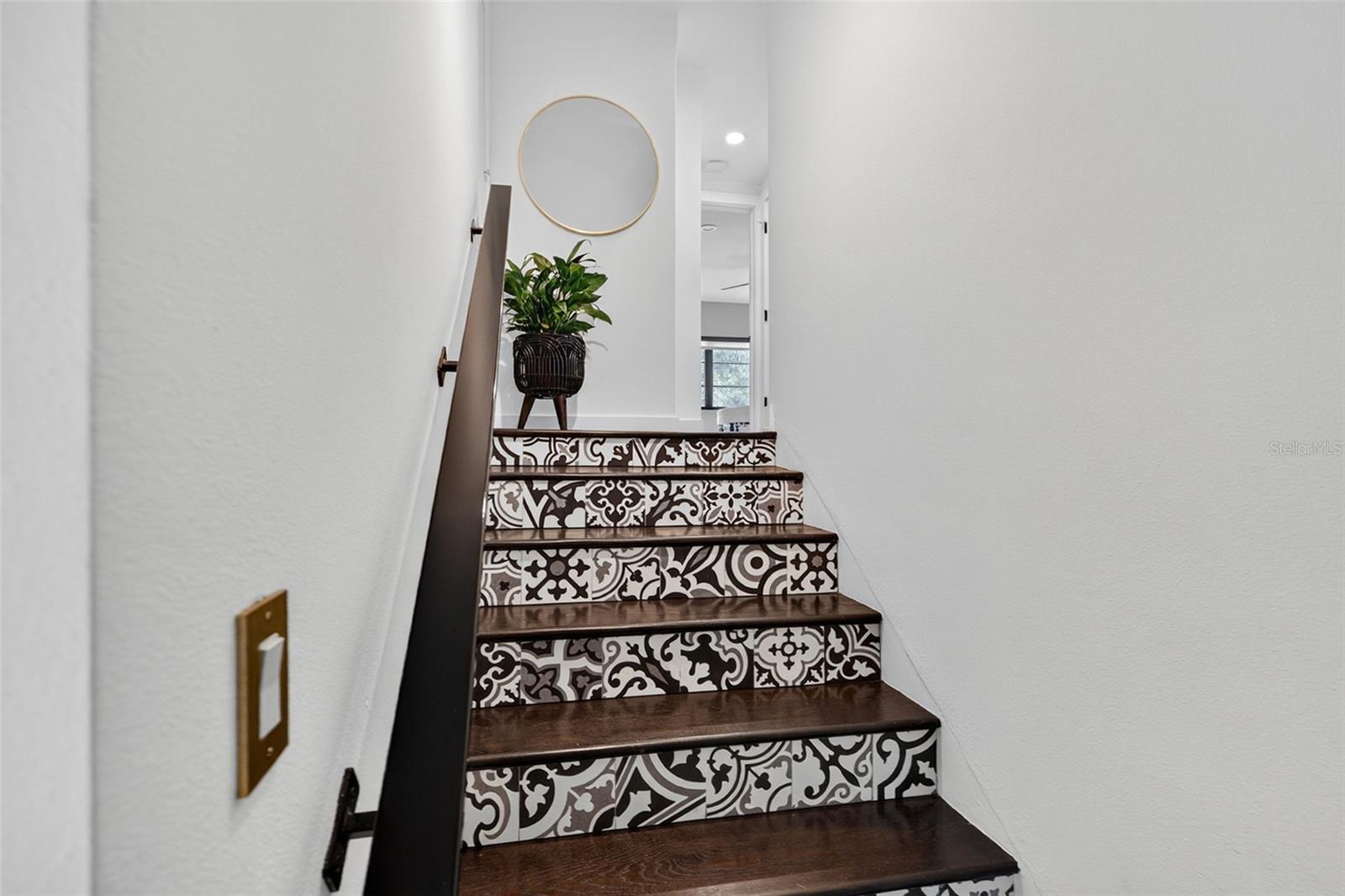 235 SNELL ISLE BLVD NE