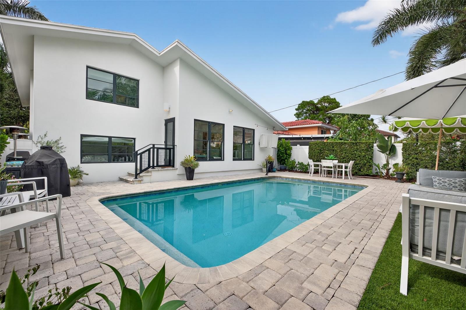 235 SNELL ISLE BLVD NE