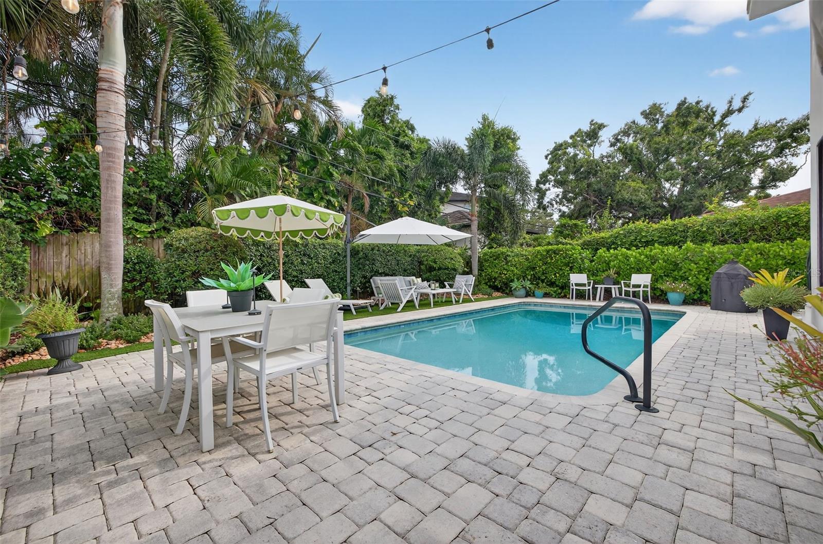 235 SNELL ISLE BLVD NE