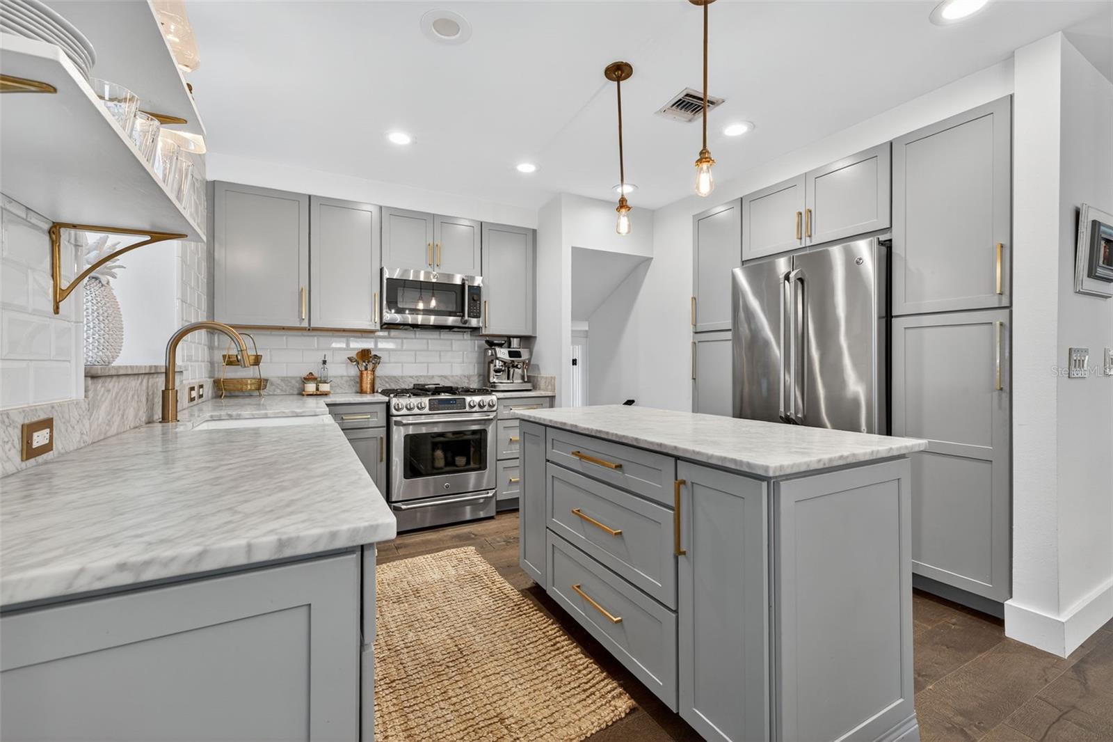 235 SNELL ISLE BLVD NE