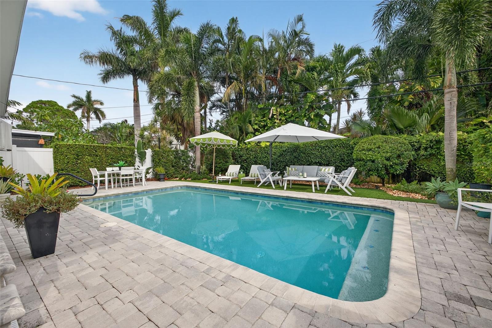 235 SNELL ISLE BLVD NE