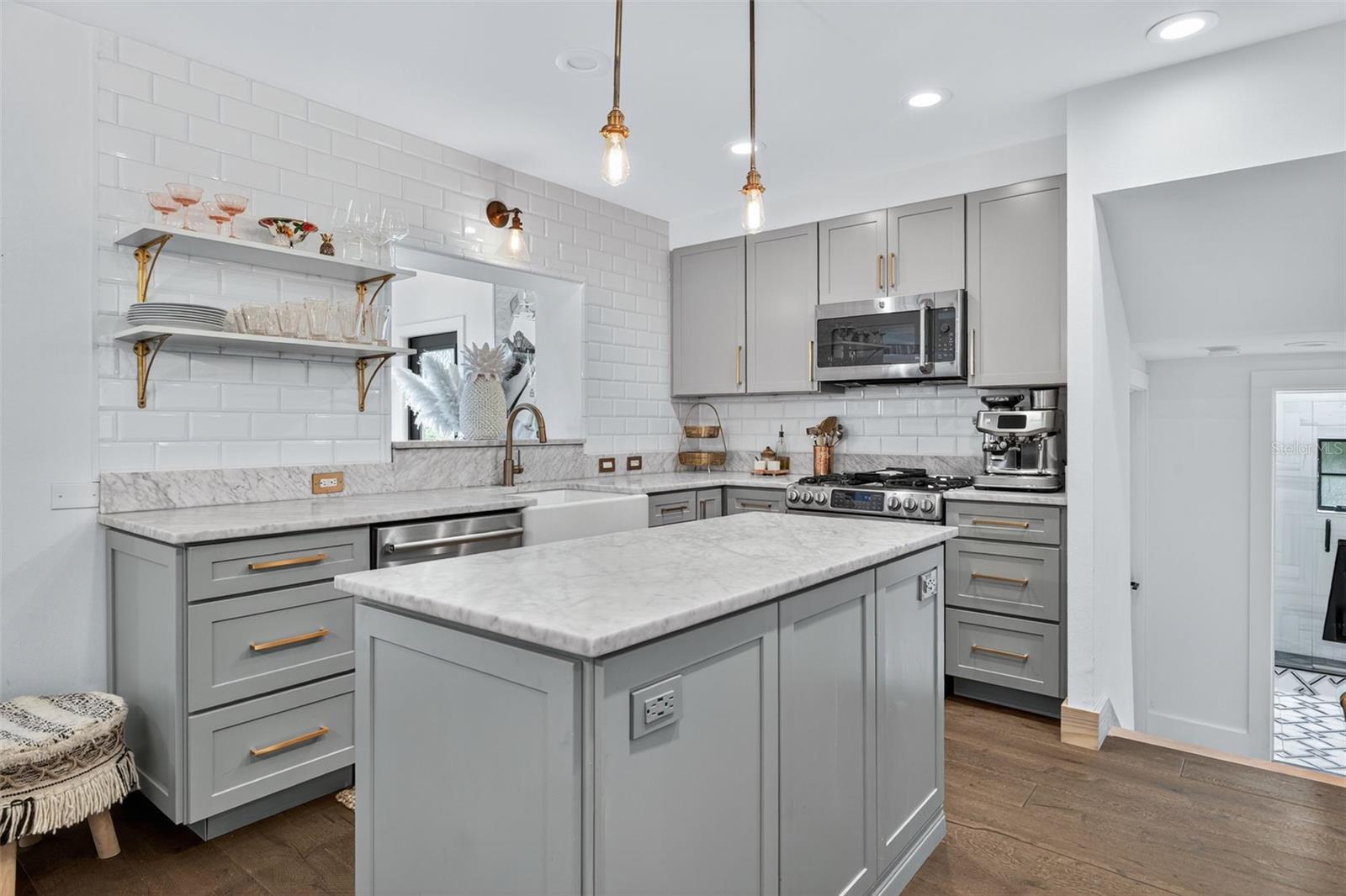 235 SNELL ISLE BLVD NE