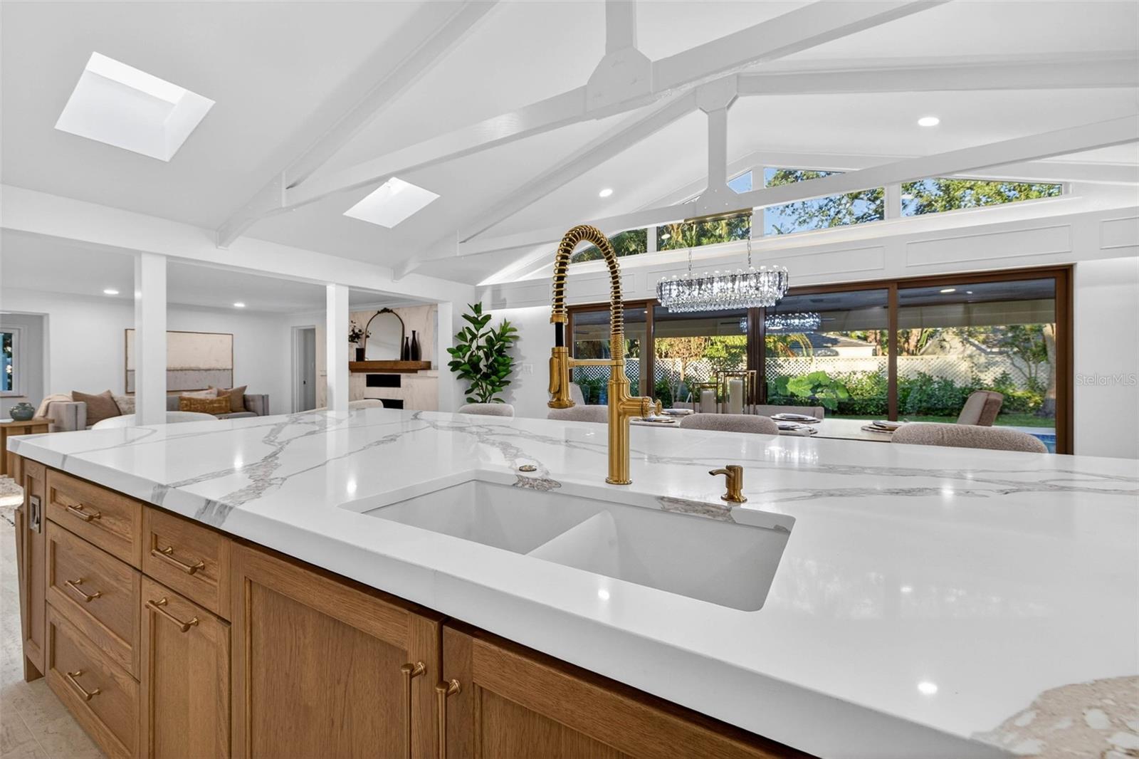 1222 BRIGHTWATERS BLVD NE