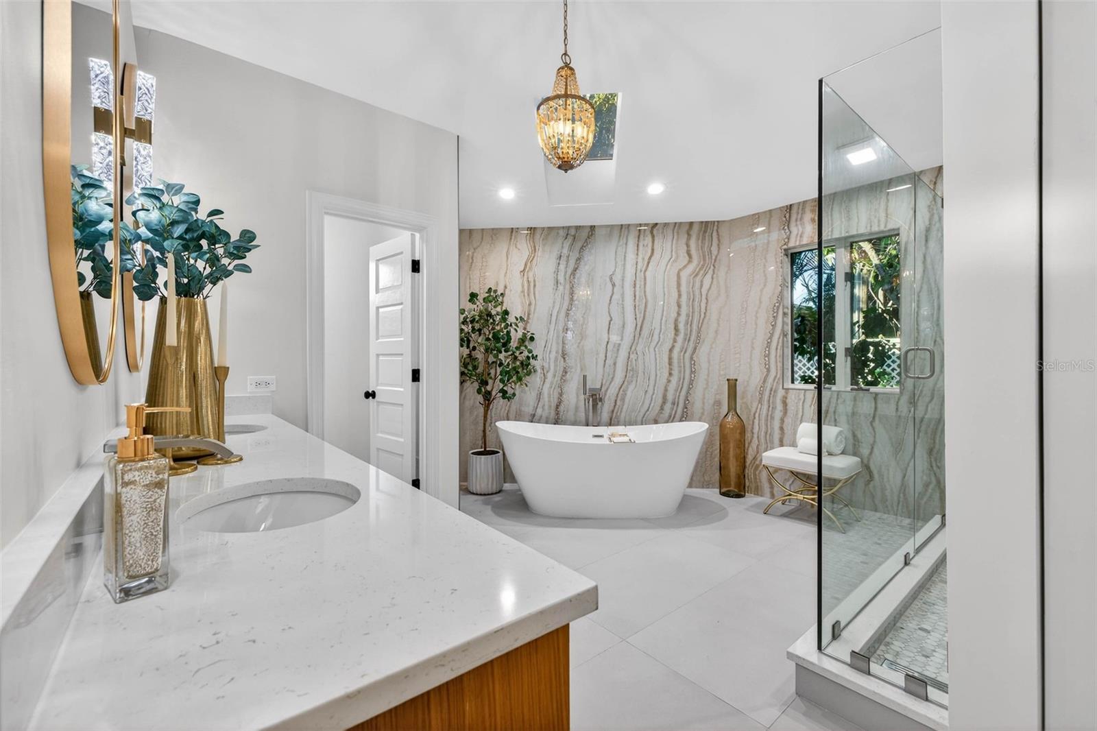 1222 BRIGHTWATERS BLVD NE