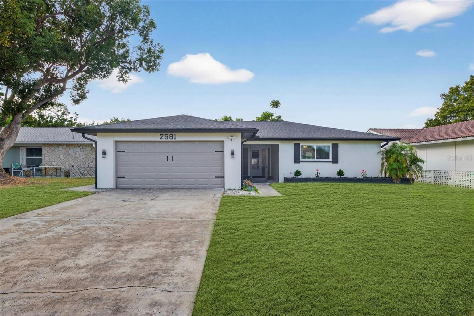 2581 BRAMBLEWOOD DR W