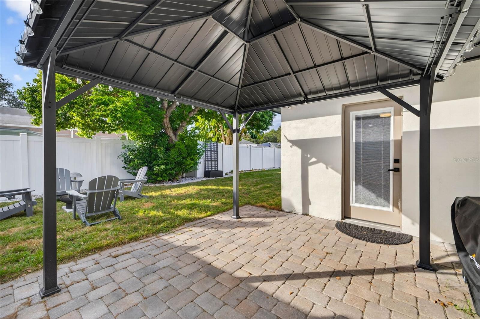 2581 BRAMBLEWOOD DR W