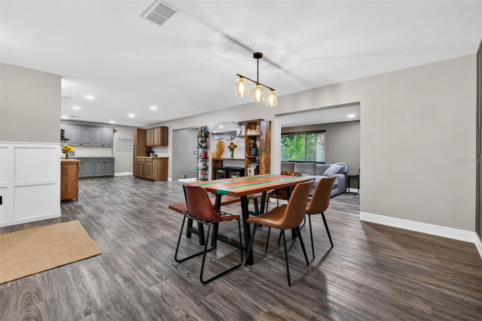 2581 BRAMBLEWOOD DR W