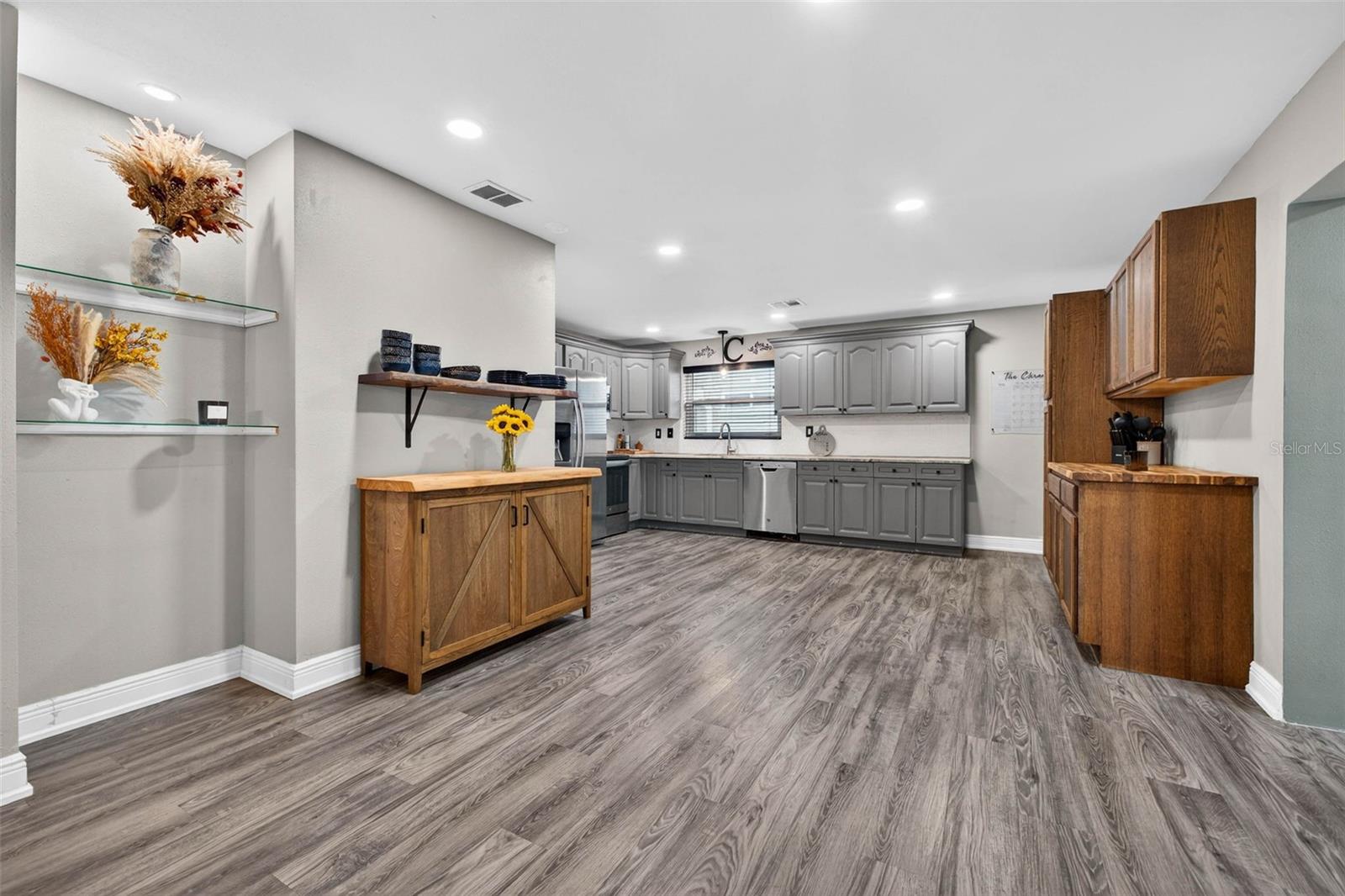 2581 BRAMBLEWOOD DR W