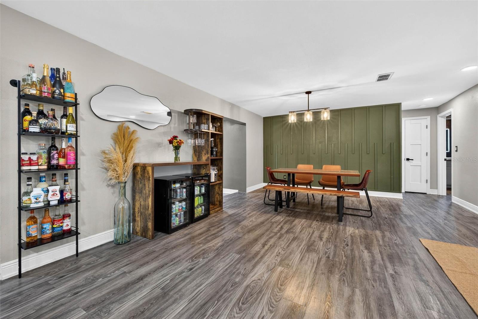 2581 BRAMBLEWOOD DR W