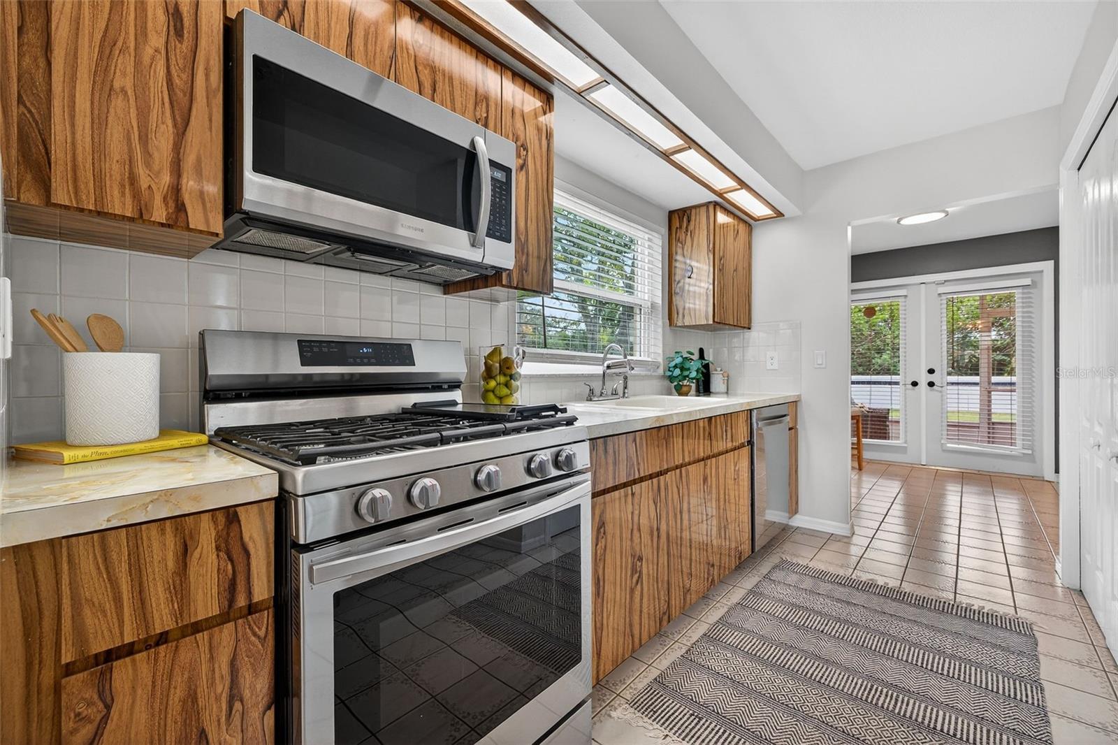 1700 GLEN LAKES BLVD N