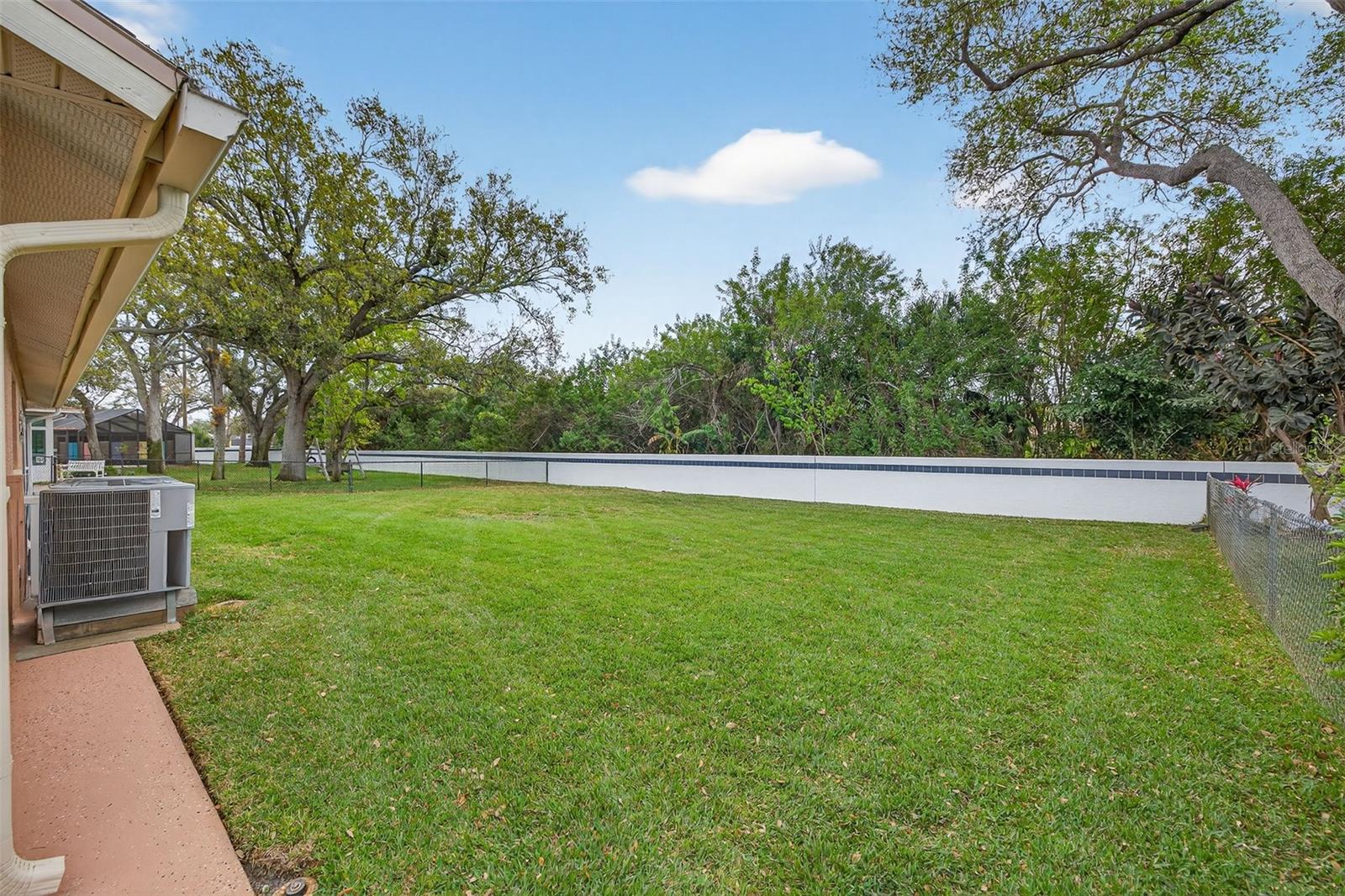 1700 GLEN LAKES BLVD N