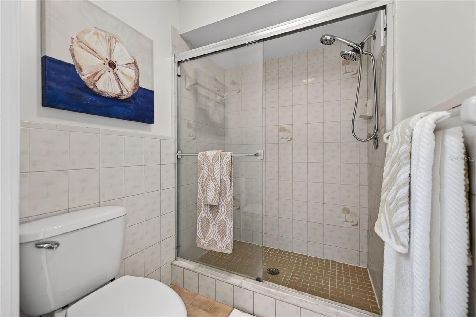 1700 GLEN LAKES BLVD N