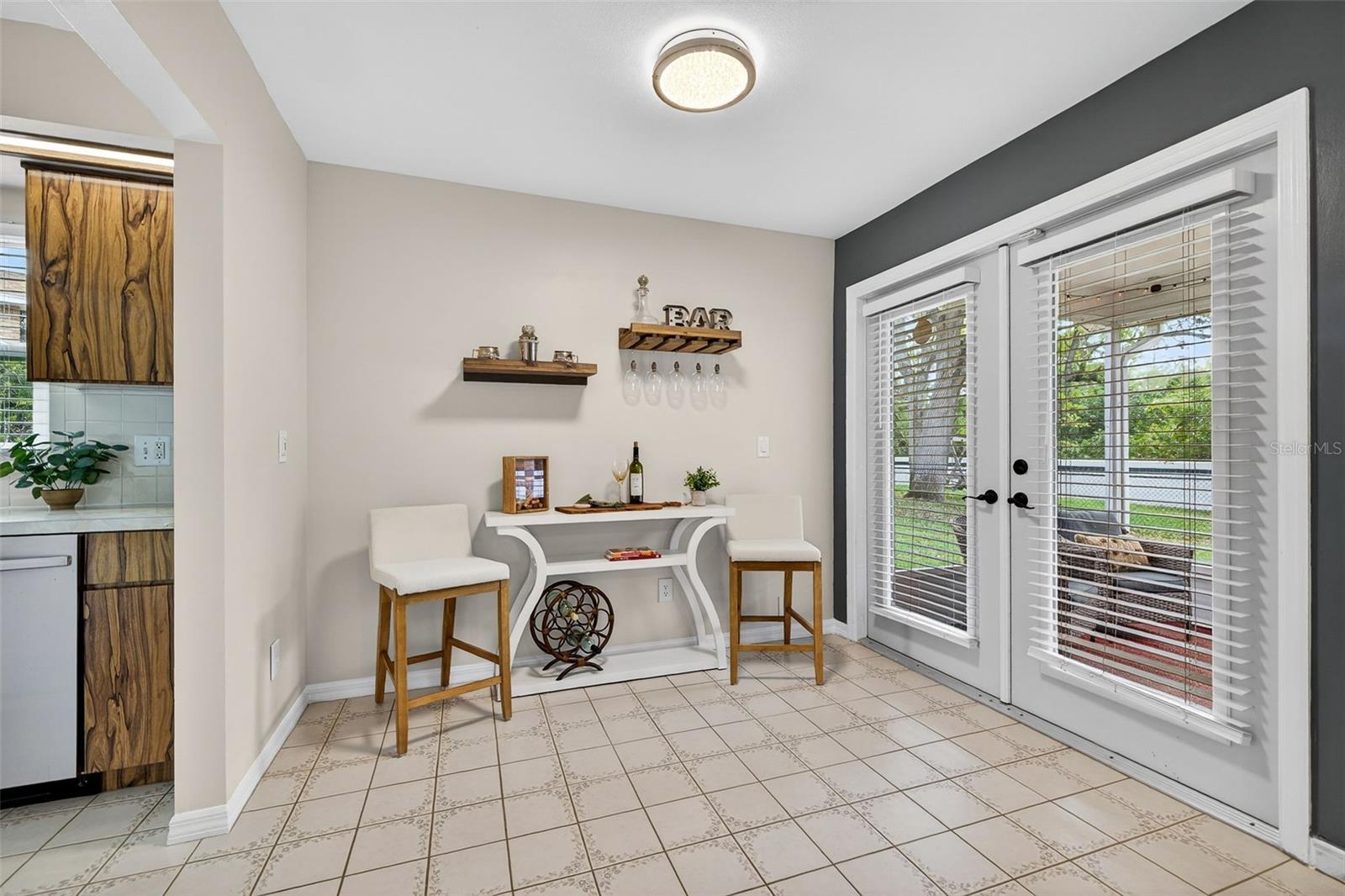 1700 GLEN LAKES BLVD N