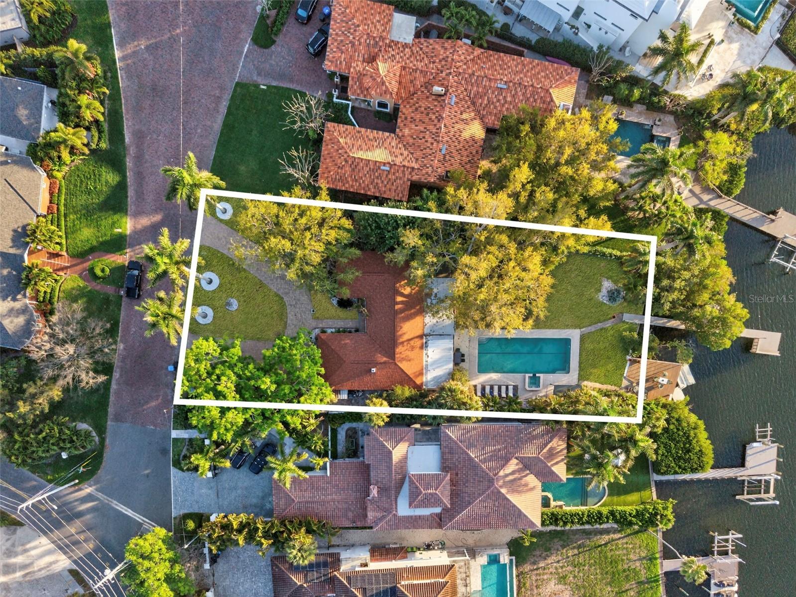 490 COFFEE POT RIVIERA NE