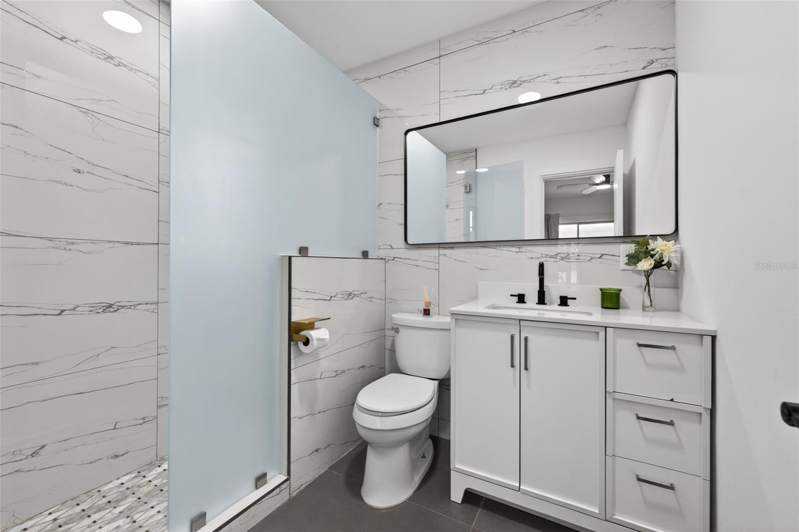 490 COFFEE POT RIVIERA NE