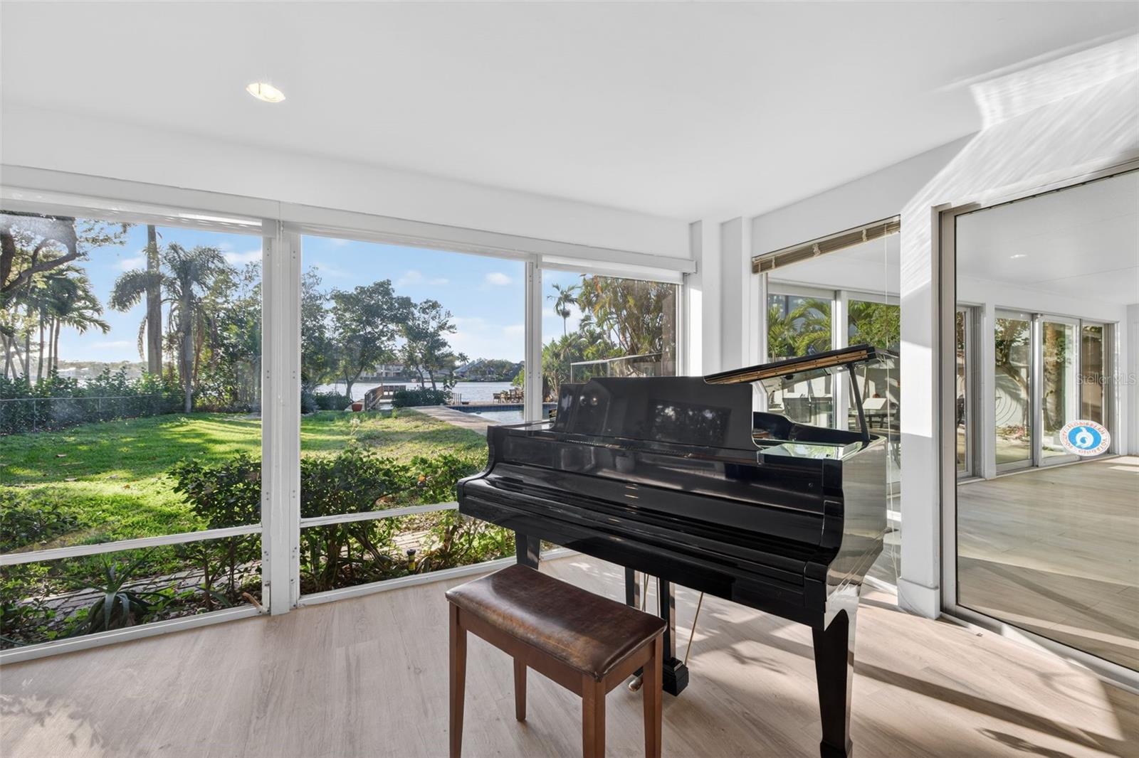 490 COFFEE POT RIVIERA NE