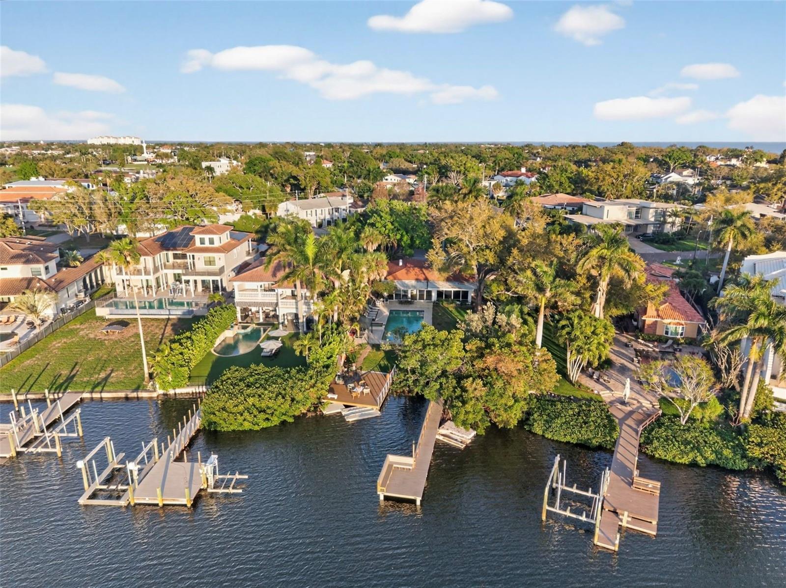 490 COFFEE POT RIVIERA NE