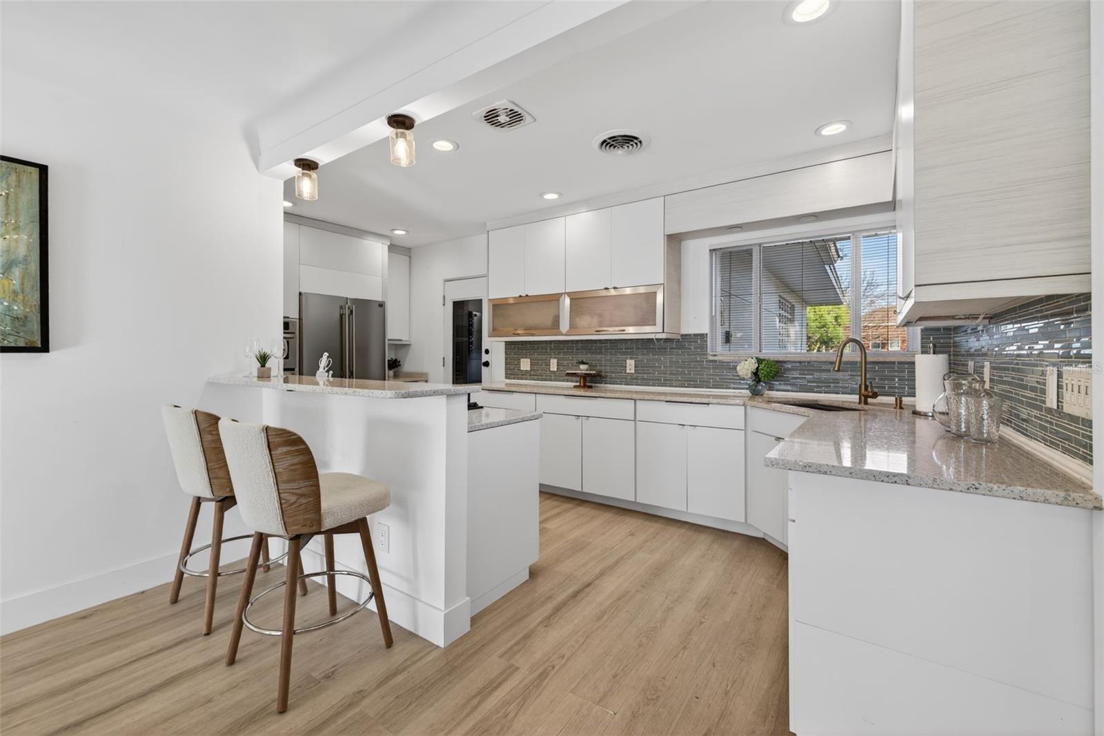 490 COFFEE POT RIVIERA NE